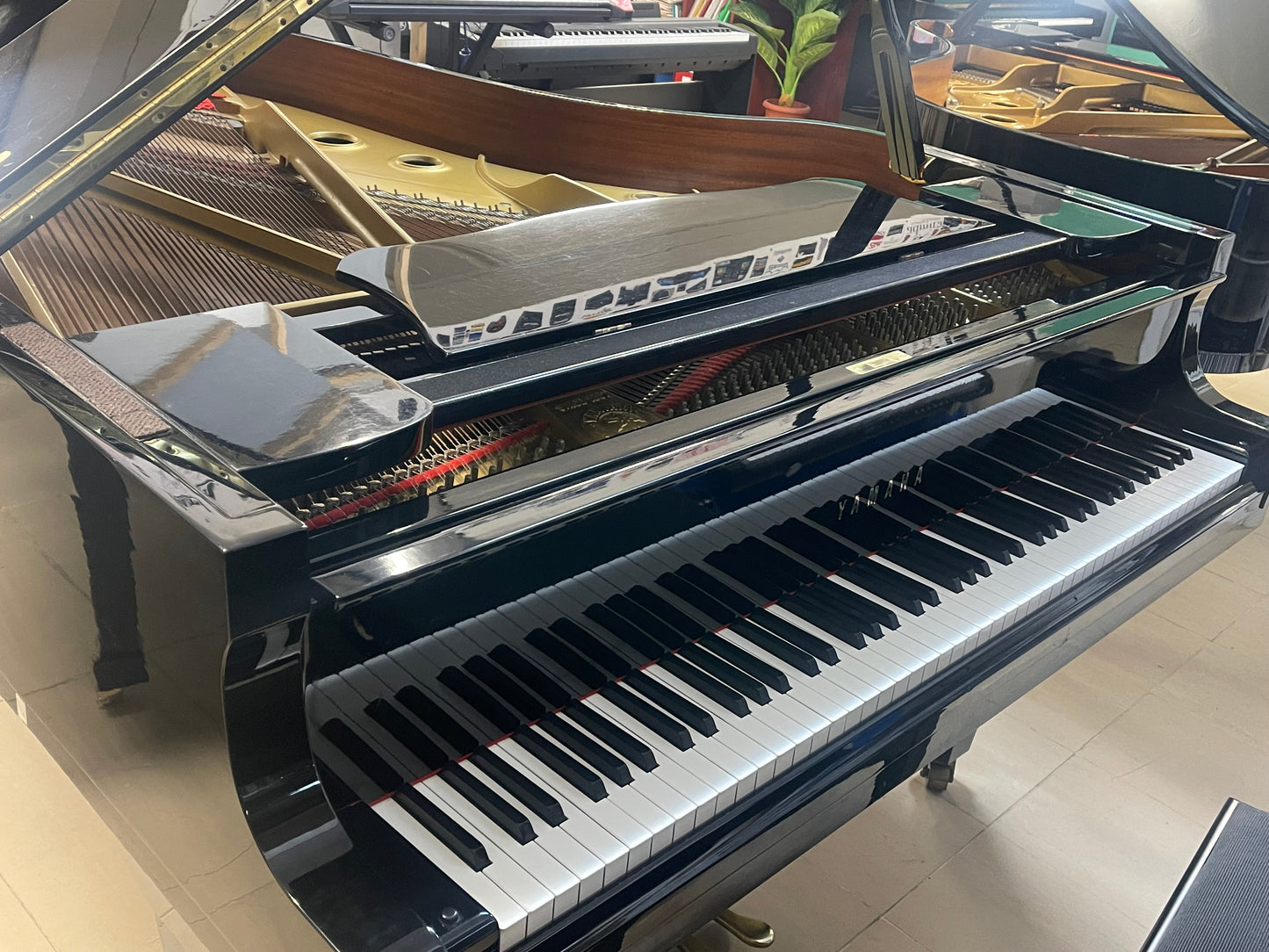 Yamaha C5 - Piano de 1/2 cola Negro ( Ocasión )