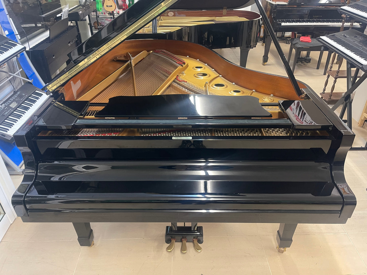Yamaha C3 - Piano de 1/2 cola Negro ( Ocasión )