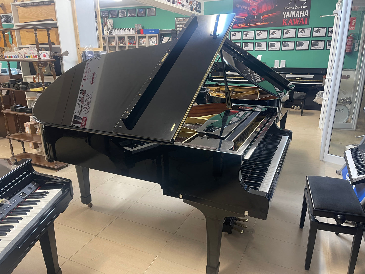 Yamaha C5 - Piano de 1/2 cola Negro ( Ocasión )